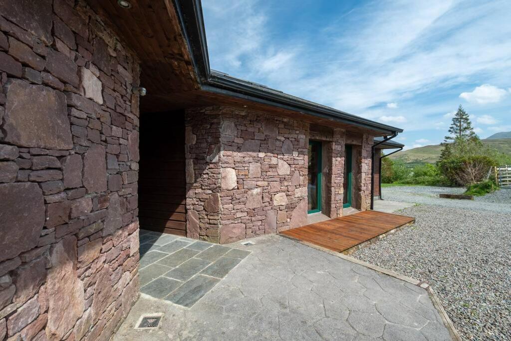 Heather Lodge With Sea And Mountain Views 리나운 외부 사진